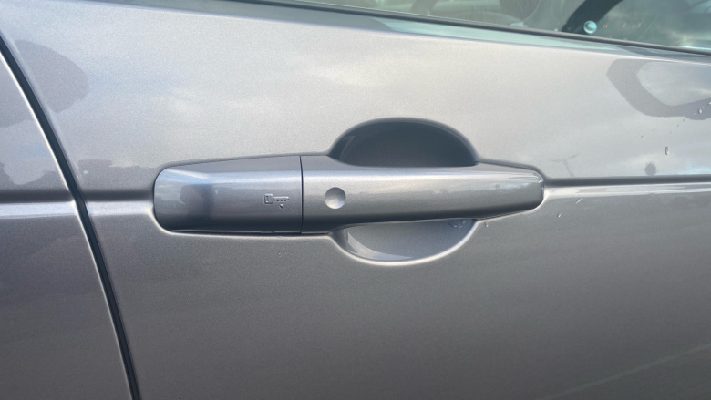 Land Rover Discovery 3.0 D300 Dynamic SE 5dr Auto Diesel Station Wagon